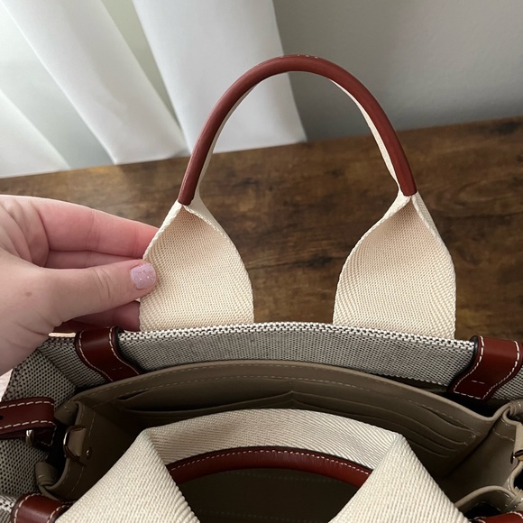 Like new Chloe small woody Tote - Picture 6 of 15